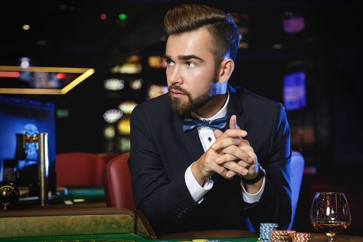 Live baccarat table on slotforwin77 with professional dealer and multi-camera view
